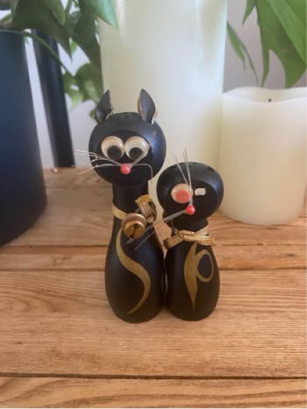 Vintage Black & Gold Cat Figurine Pair